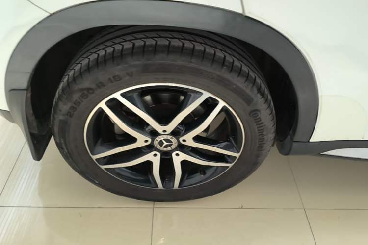 Used Mercedes-Benz GLA 2016 GLA 200 Fashion Model Right Rear Wheel Hub