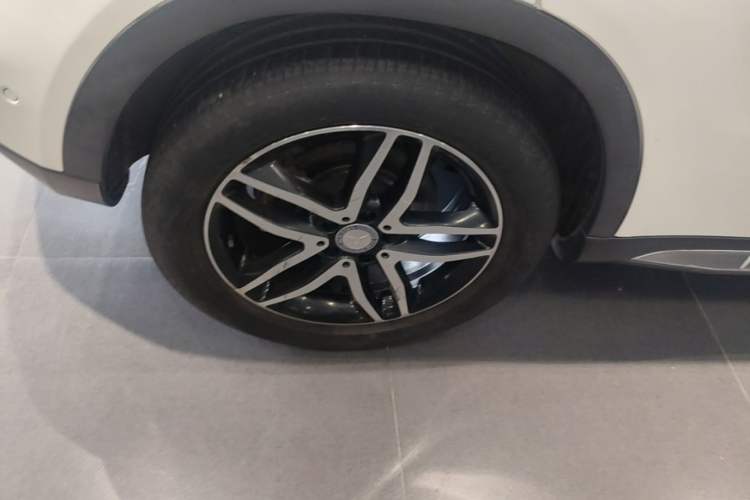 Used Mercedes-Benz GLA 2016 GLA 200 Fashion Model Right Rear Wheel Hub
