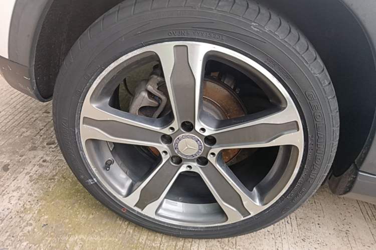 Used Mercedes-Benz GLA 2016 GLA 220 4MATIC Luxury Model Right Rear Wheel Hub