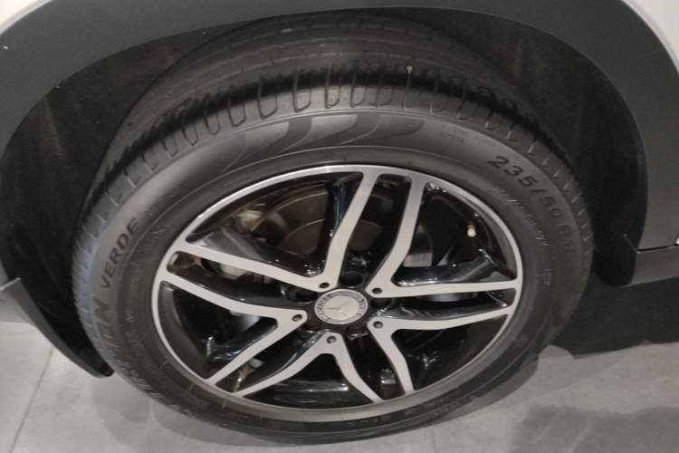Used Mercedes-Benz GLA 2016 GLA 200 Fashion Model Right Rear Wheel Hub