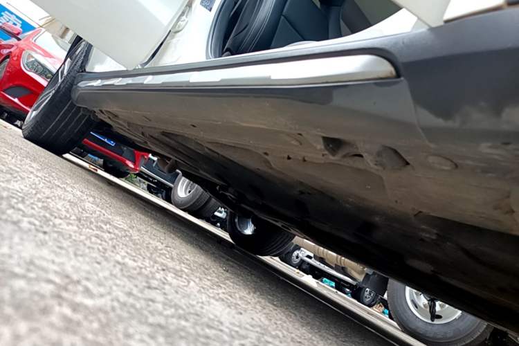 Used Mercedes-Benz GLA 2016 GLA 220 4MATIC Luxury Model Right Side Sill