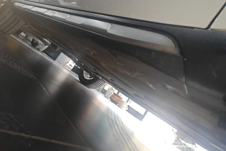 Used Mercedes-Benz GLA 2016 GLA 220 4MATIC Fashion Edition Right Side Sill