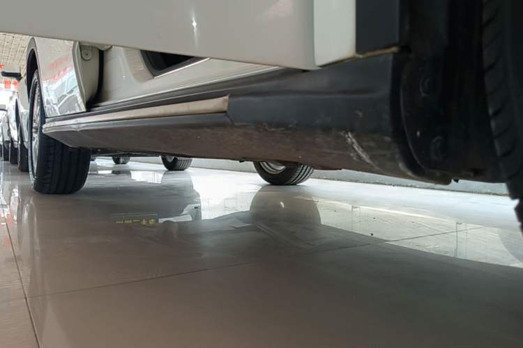 Used Mercedes-Benz GLA 2016 GLA 200 Sport Edition Right Side Sill