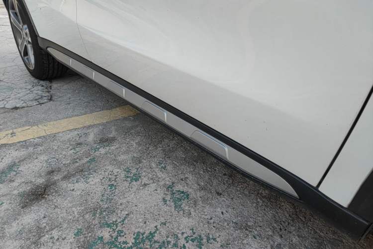 Used Mercedes-Benz GLA 2016 GLA 200 Fashion Model Right Side Sill