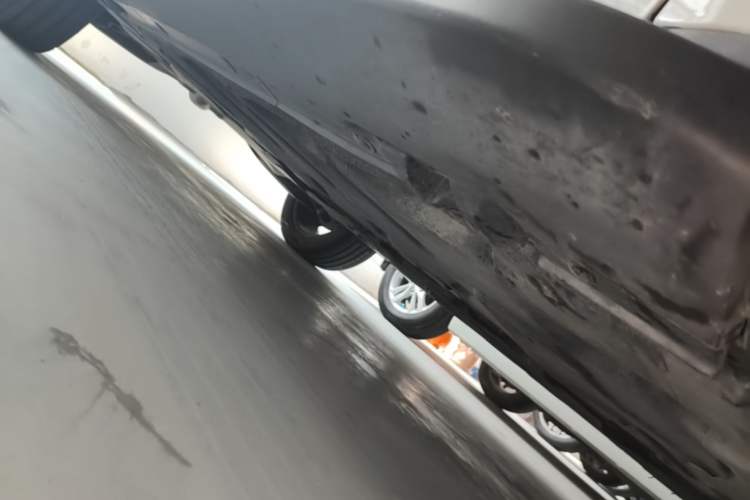 Used Mercedes-Benz GLA 2016 GLA 200 Fashion Model Right Side Sill