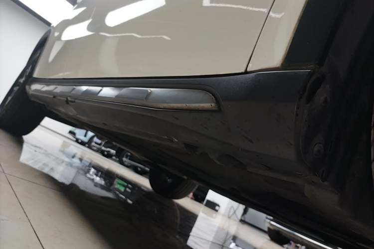 Used Mercedes-Benz GLA 2016 GLA 200 Fashion Model Right Side Sill