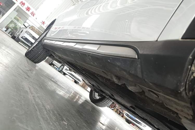 Used Mercedes-Benz GLA 2016 GLA 200 Sport Edition Right Side Sill
