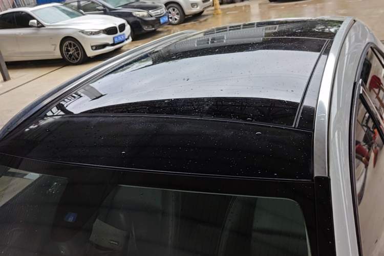 Used Mercedes-Benz GLA 2016 GLA 200 Fashion Model Roof