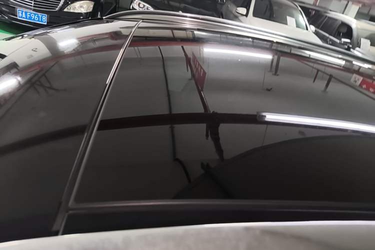 Used Mercedes-Benz GLA 2016 GLA 200 Fashion Model Roof
