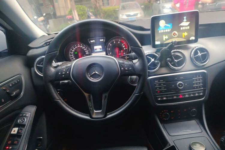 Used Mercedes-Benz GLA 2016 GLA 220 4MATIC Luxury Model Steering Wheel