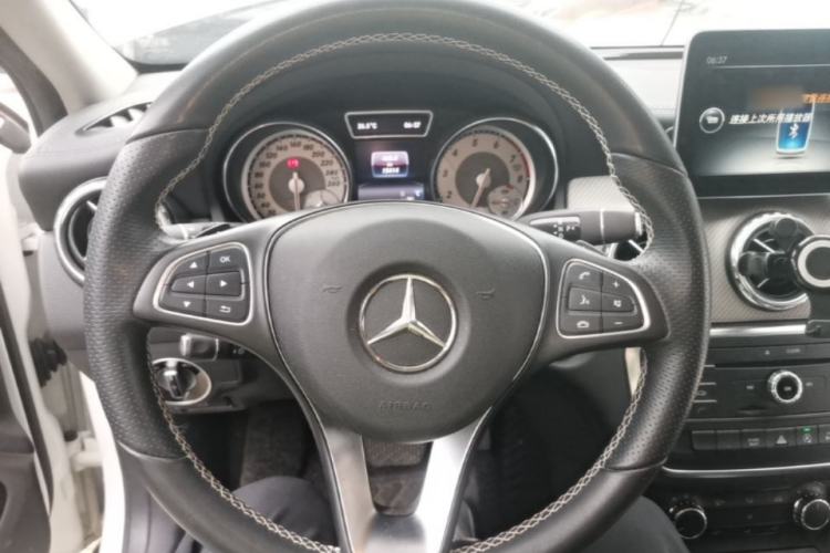 Used Mercedes-Benz GLA 2016 GLA 200 Fashion Model Steering Wheel