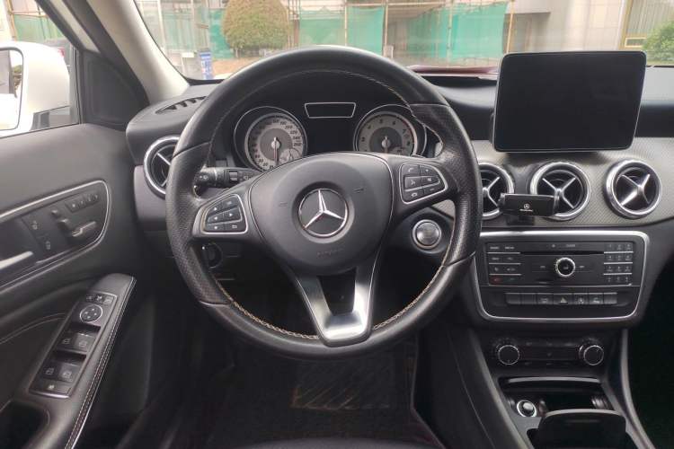 Used Mercedes-Benz GLA 2016 GLA 200 Fashion Model Steering Wheel