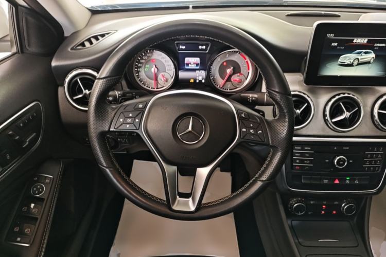 Used Mercedes-Benz GLA 2016 GLA 200 Sport Edition Steering Wheel