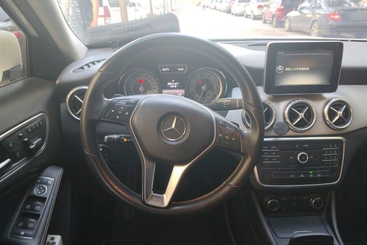 Used Mercedes-Benz GLA 2016 GLA 200 Sport Edition Steering Wheel