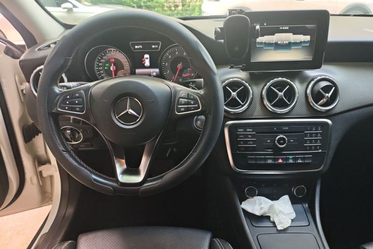 Used Mercedes-Benz GLA 2016 GLA 200 Sport Edition Steering Wheel