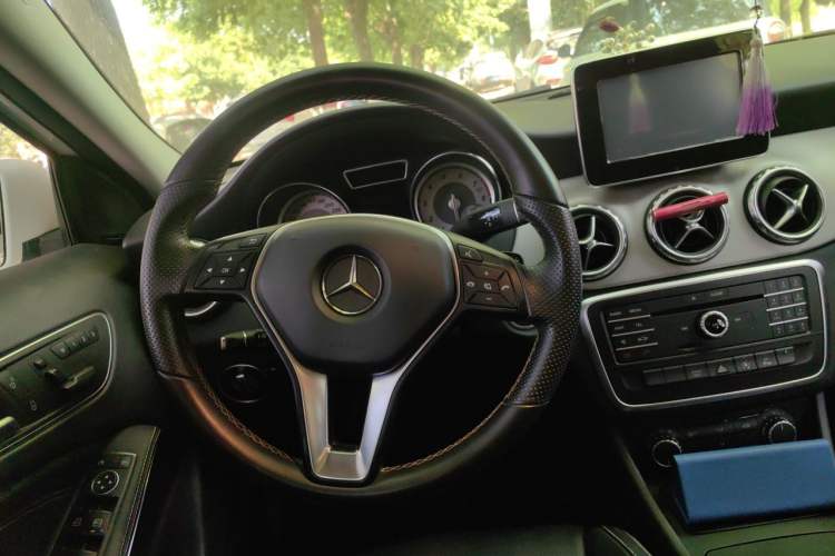 Used Mercedes-Benz GLA 2016 GLA 200 Sport Edition Steering Wheel