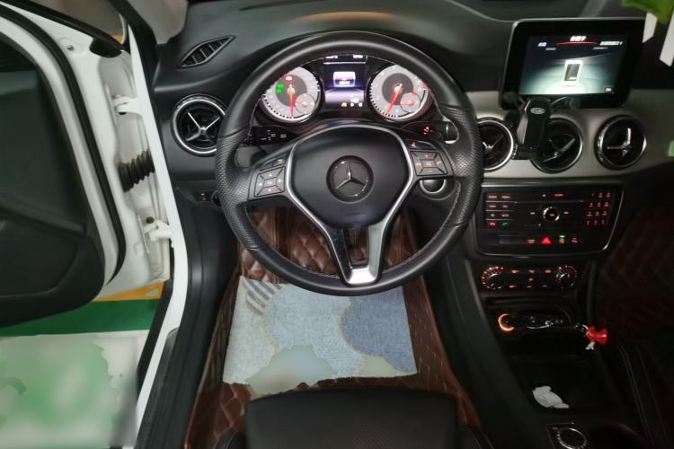 Used Mercedes-Benz GLA 2016 GLA 200 Sport Edition Steering Wheel