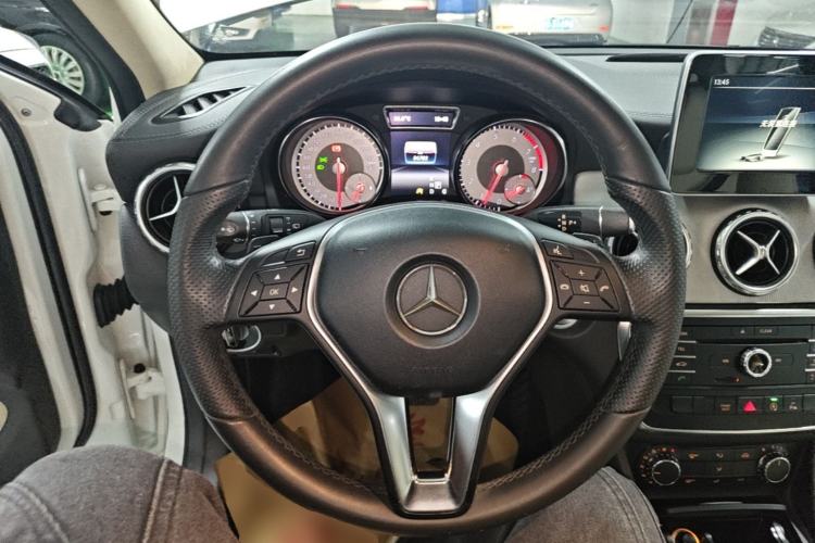 Used Mercedes-Benz GLA 2016 GLA 200 Sport Edition Steering Wheel