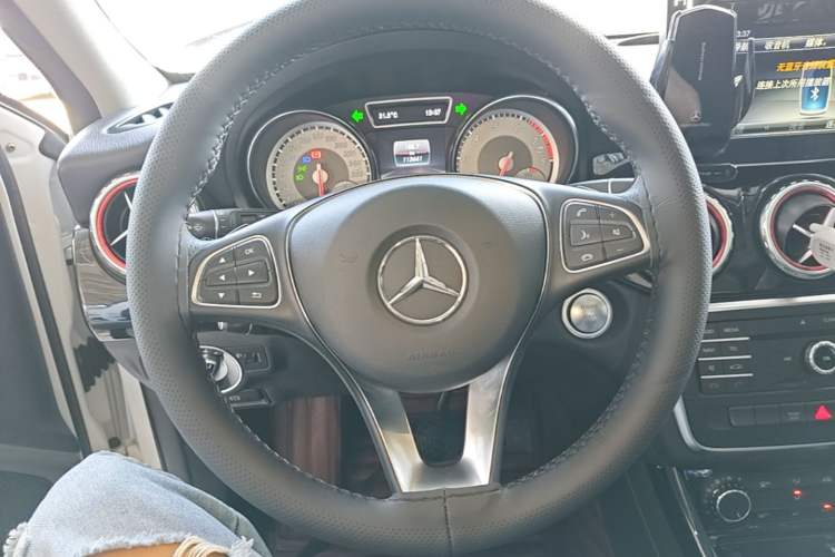 Used Mercedes-Benz GLA 2016 GLA 200 Sport Edition Steering Wheel