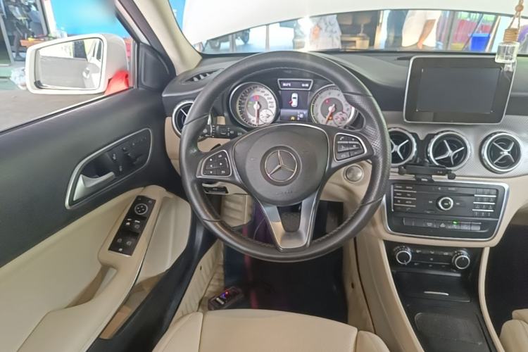 Used Mercedes-Benz GLA 2016 GLA 200 Fashion Model Steering Wheel