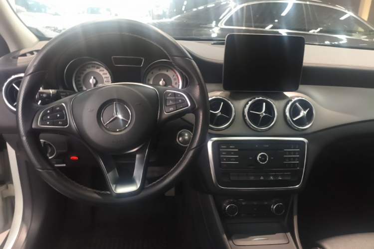 Used Mercedes-Benz GLA 2016 GLA 200 Fashion Model Steering Wheel