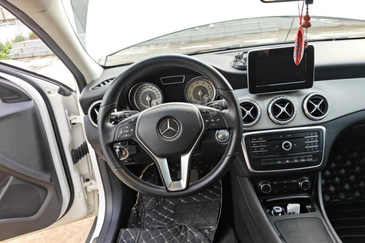 Used Mercedes-Benz GLA 2016 GLA 200 Sport Edition Steering Wheel