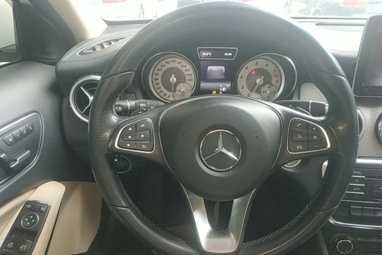 Used Mercedes-Benz GLA 2016 GLA 200 Fashion Model Steering Wheel