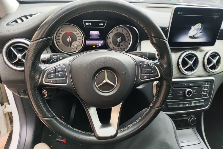 Used Mercedes-Benz GLA 2016 GLA 200 Fashion Model Steering Wheel