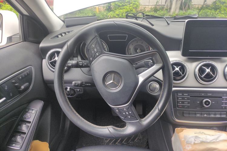 Used Mercedes-Benz GLA 2016 GLA 200 Sport Edition Steering Wheel