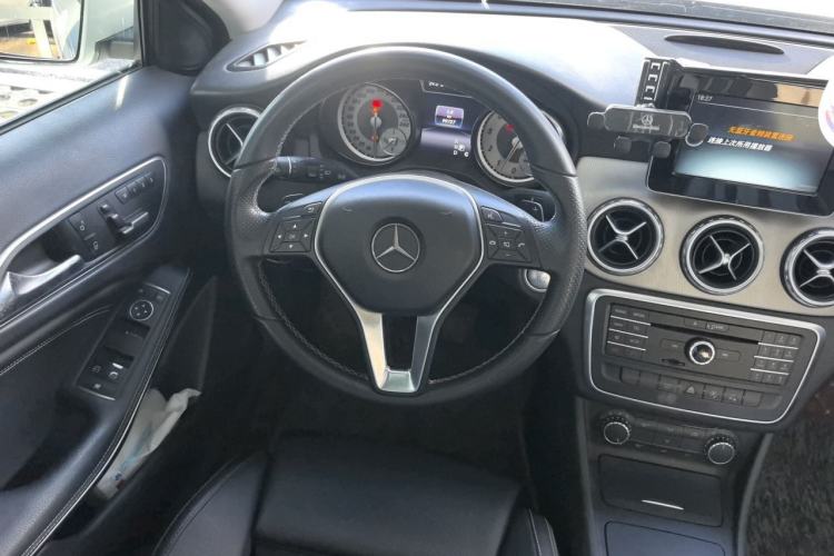 Used Mercedes-Benz GLA 2016 GLA 200 Sport Edition Steering Wheel