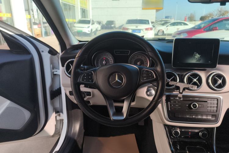 Used Mercedes-Benz GLA 2016 GLA 200 Sport Edition Steering Wheel