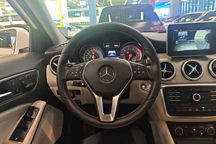 Used Mercedes-Benz GLA 2016 GLA 200 Sport Edition Steering Wheel