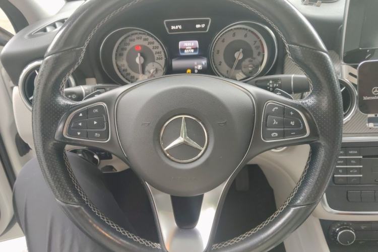 Used Mercedes-Benz GLA 2016 GLA 200 Sport Edition Steering Wheel