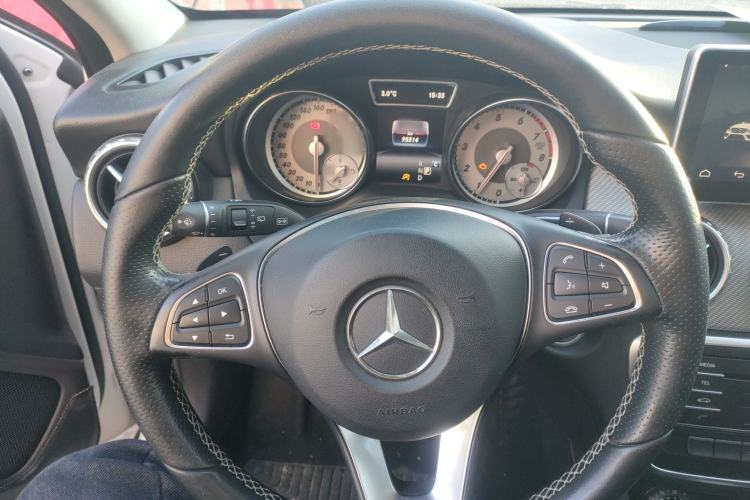 Used Mercedes-Benz GLA 2016 GLA 200 Sport Edition Steering Wheel