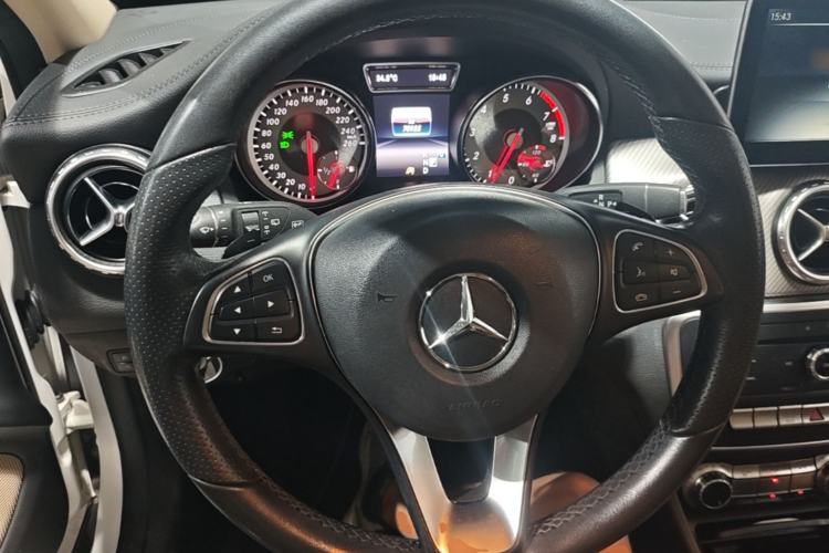 Used Mercedes-Benz GLA 2016 GLA 200 Fashion Model Steering Wheel