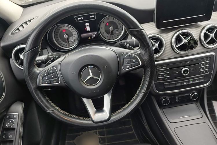 Used Mercedes-Benz GLA 2016 GLA 200 Sport Edition Steering Wheel