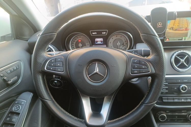 Used Mercedes-Benz GLA 2016 GLA 200 Sport Edition Steering Wheel