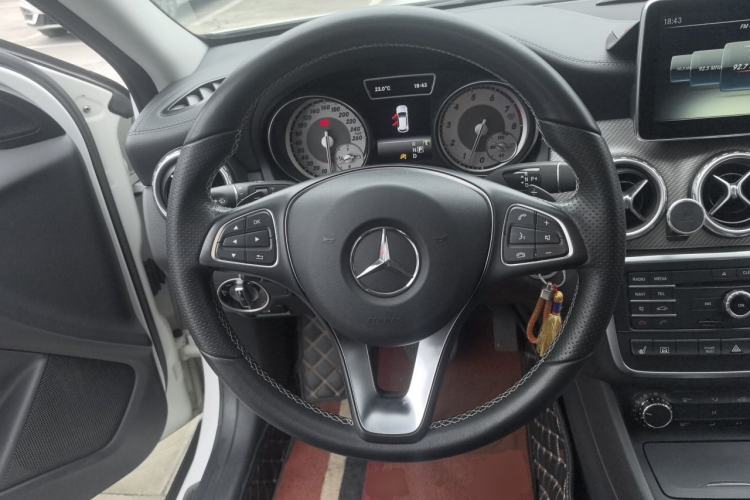 Used Mercedes-Benz GLA 2016 GLA 220 4MATIC Fashion Edition Steering Wheel