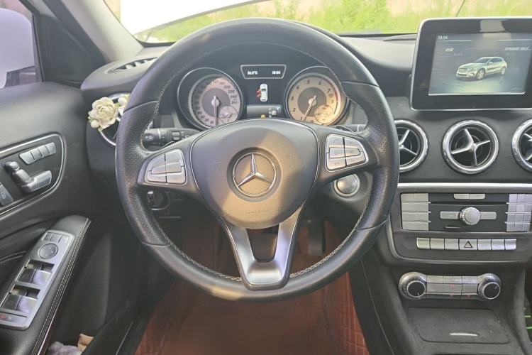 Used Mercedes-Benz GLA 2016 GLA 200 Sport Edition Steering Wheel