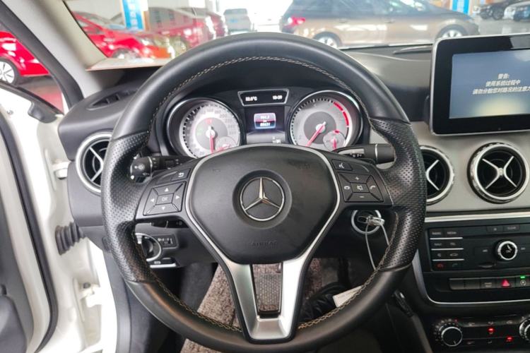 Used Mercedes-Benz GLA 2016 GLA 200 Sport Edition Steering Wheel