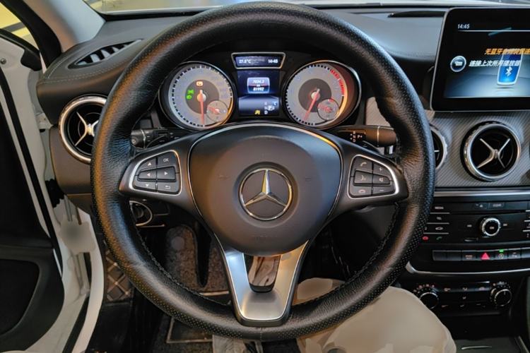 Used Mercedes-Benz GLA 2016 GLA 200 Fashion Model Steering Wheel