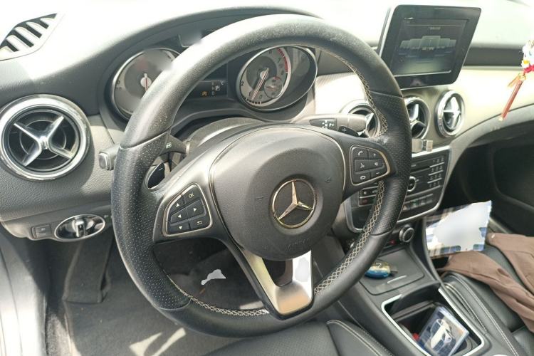 Used Mercedes-Benz GLA 2016 GLA 200 Sport Edition Steering Wheel