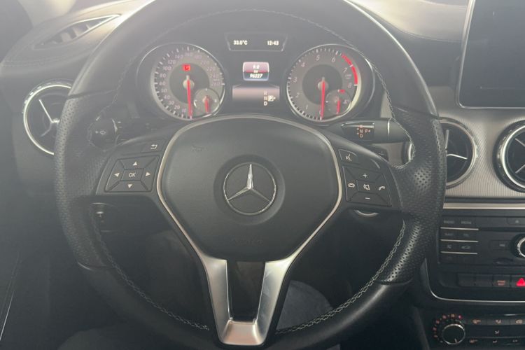 Used Mercedes-Benz GLA 2016 GLA 200 Fashion Model Steering Wheel