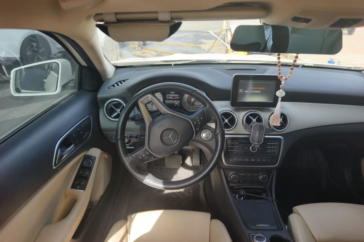 Used Mercedes-Benz GLA 2016 GLA 200 Fashion Model Steering Wheel
