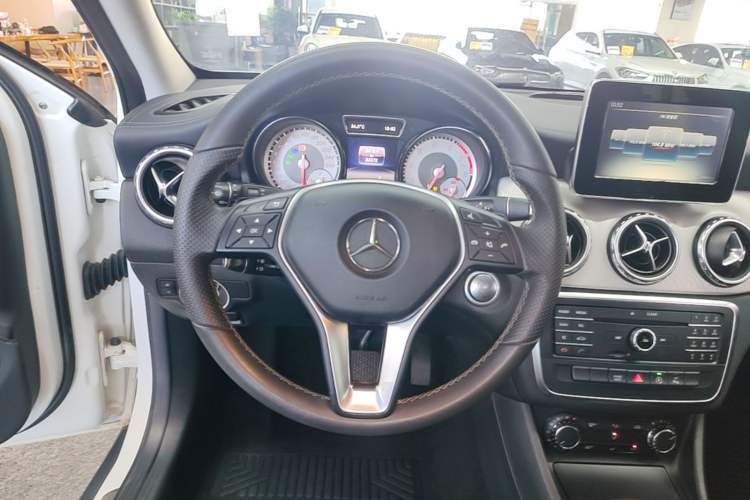 Used Mercedes-Benz GLA 2016 GLA 200 Fashion Model Steering Wheel
