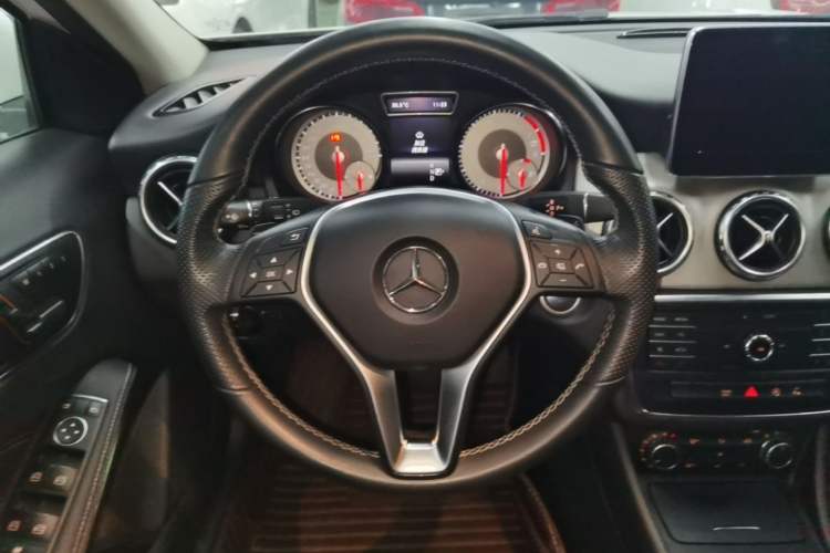 Used Mercedes-Benz GLA 2016 GLA 200 Sport Edition Steering Wheel