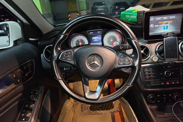 Used Mercedes-Benz GLA 2016 GLA 200 Sport Edition Steering Wheel