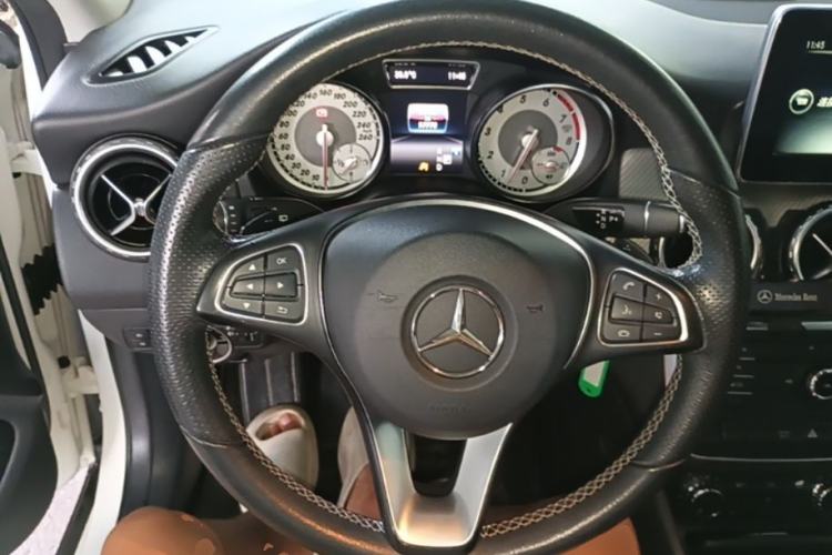 Used Mercedes-Benz GLA 2016 GLA 200 Sport Edition Steering Wheel