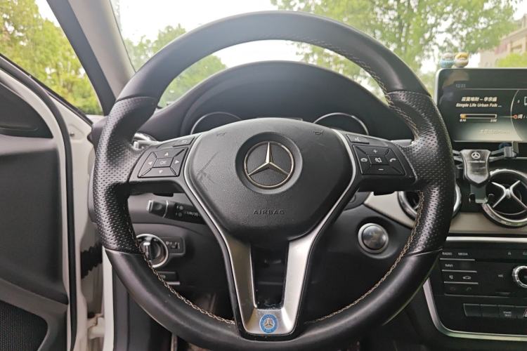 Used Mercedes-Benz GLA 2016 GLA 200 Sport Edition Steering Wheel