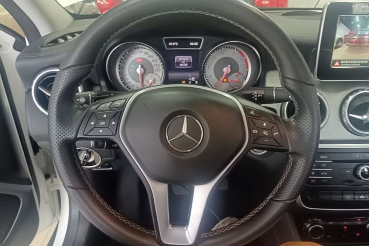 Used Mercedes-Benz GLA 2016 GLA 200 Fashion Model Steering Wheel
